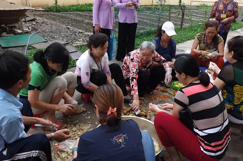 Suất Cơm Từ Thiện Bình Triệu